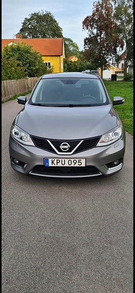 Nissan Pulsar 2 of 11