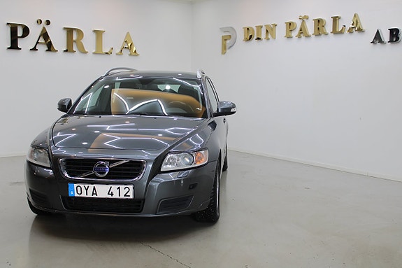 Volvo V50 3 of 5