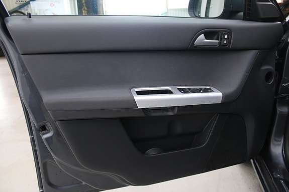 Volvo V50 7 of 11