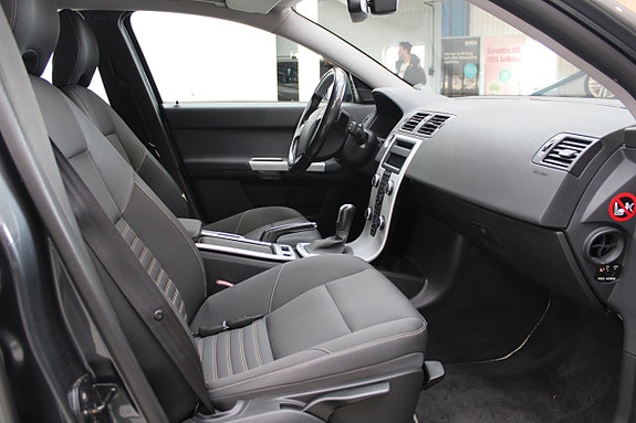 Volvo V50 8 of 11