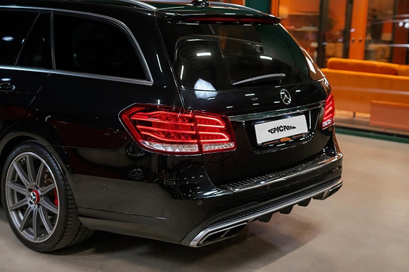 Mercedes-Benz E63 4 of 25