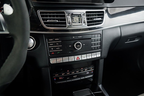 Mercedes-Benz E63 15 of 25