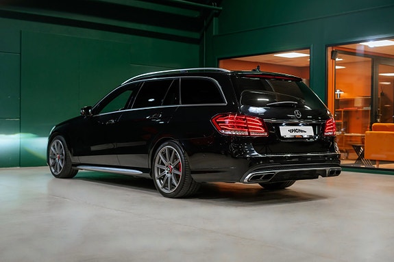 Mercedes-Benz E63 3 of 25