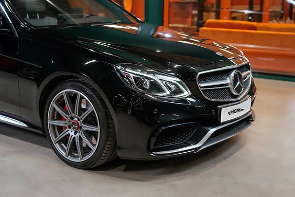 Mercedes-Benz E63 2 of 25