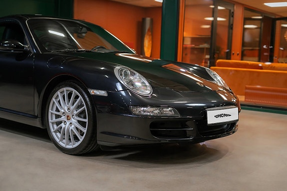 Porsche 911 2 of 5