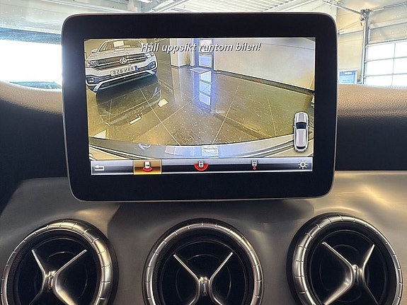 Mercedes-Benz CLA180 14 of 20
