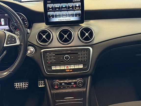 Mercedes-Benz CLA180 13 of 20