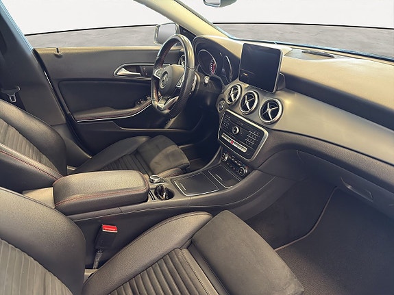 Mercedes-Benz CLA180 17 of 20