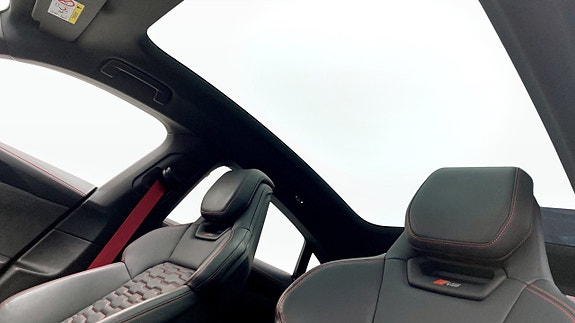 Audi e-tron GT 9 of 14