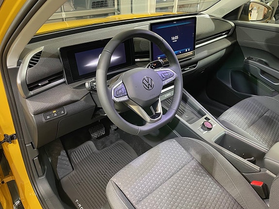 Volkswagen T-Roc 5 of 6