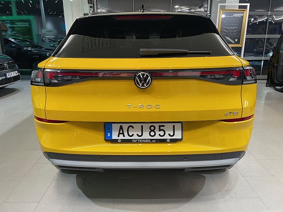 Volkswagen T-Roc 3 of 6