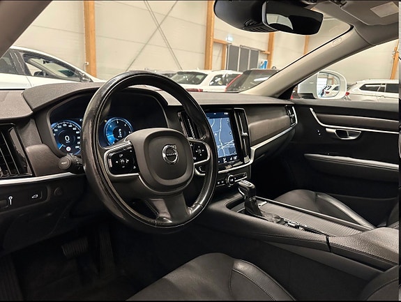 Volvo V90 Cross Country 7 of 16