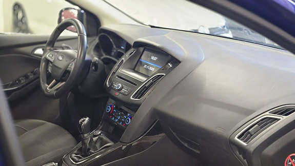Ford Focus 8 of 20