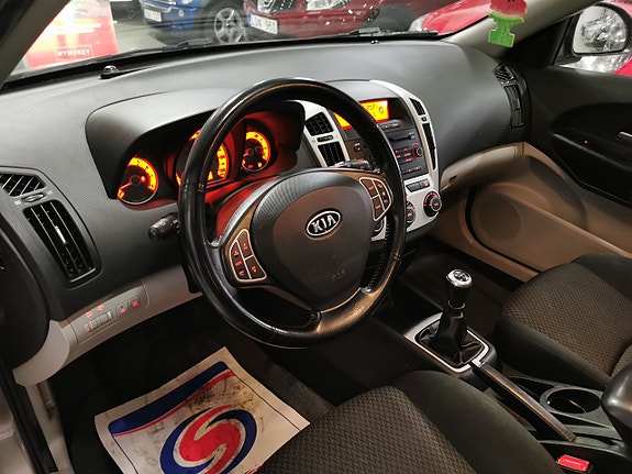 Kia Ceed 8 of 16