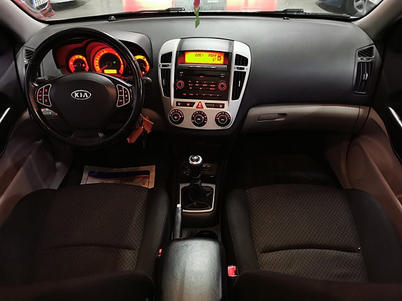 Kia Ceed 12 of 16