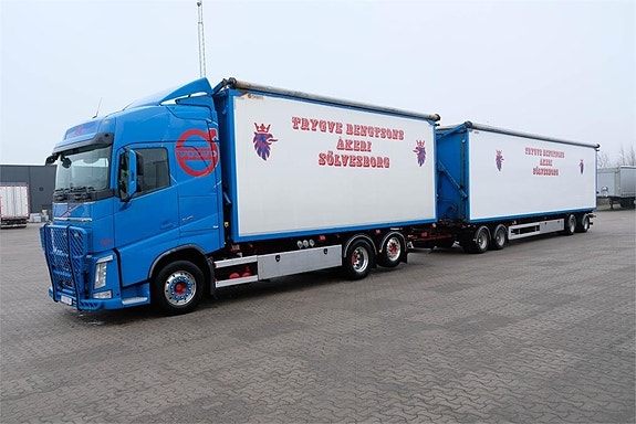 Volvo FH 540 med MT Eksjö flisbyggnation + flissläpvagn