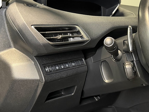 Peugeot 3008 12 of 16