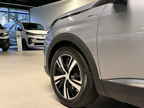 Peugeot 3008 4 of 5