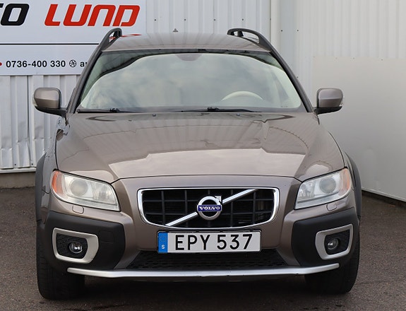 Volvo XC70 2 of 27