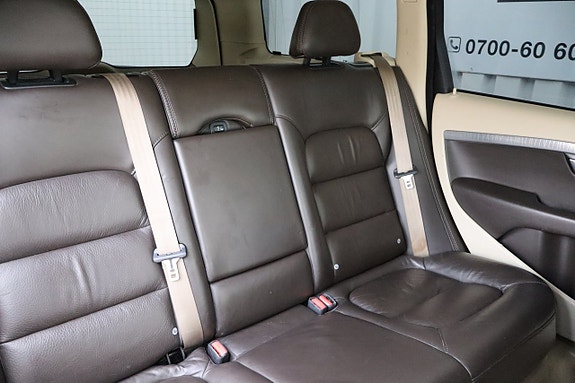 Volvo XC70 11 of 27
