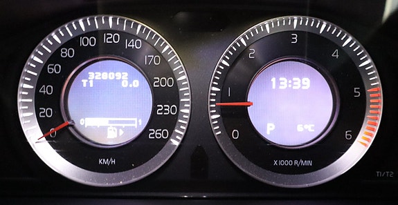 Volvo XC70 12 of 27