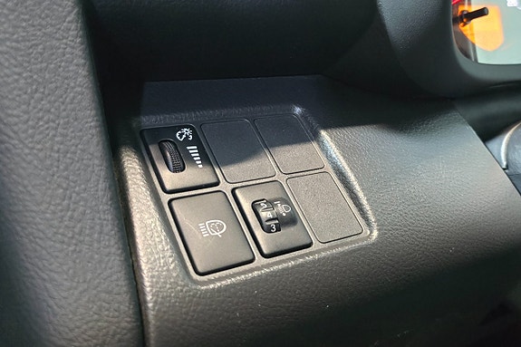 Toyota RAV4 12 of 21
