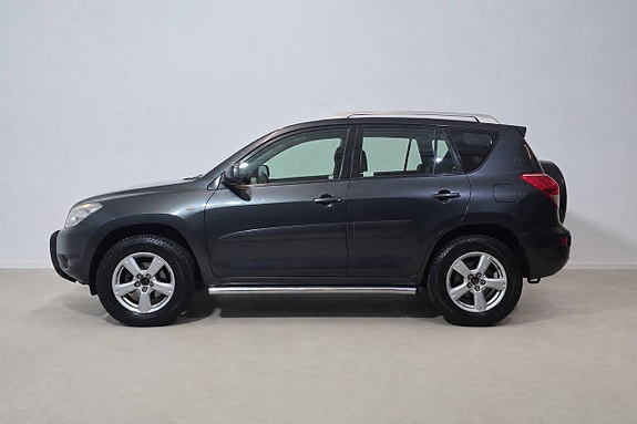 Toyota RAV4 4 of 21