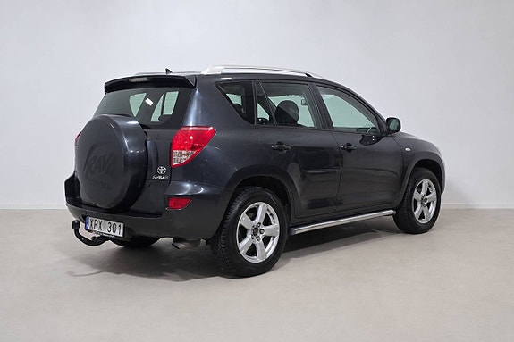 Toyota RAV4 6 of 21