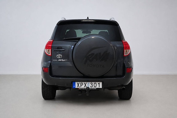 Toyota RAV4 5 of 21