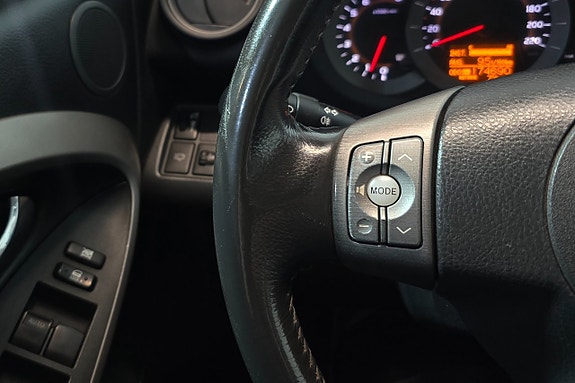 Toyota RAV4 15 of 21