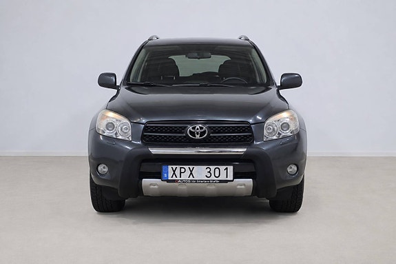 Toyota RAV4 3 of 21