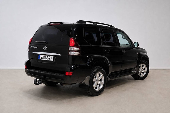 Toyota Land Cruiser 8 of 30
