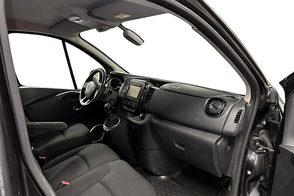 Opel Vivaro 11 of 17