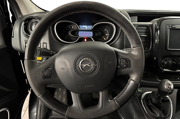 Opel Vivaro 16 of 17