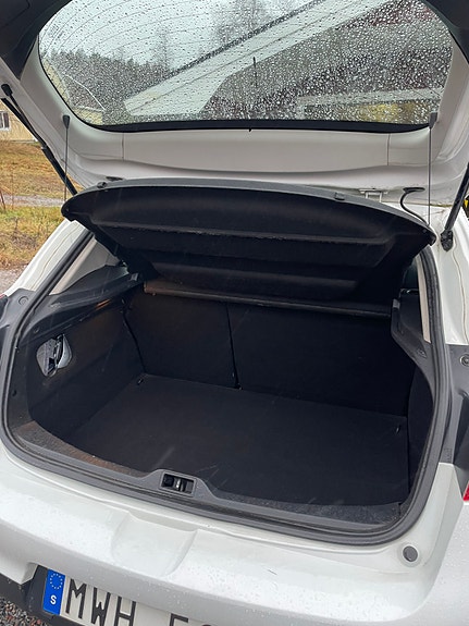 Renault Megane 12 of 12