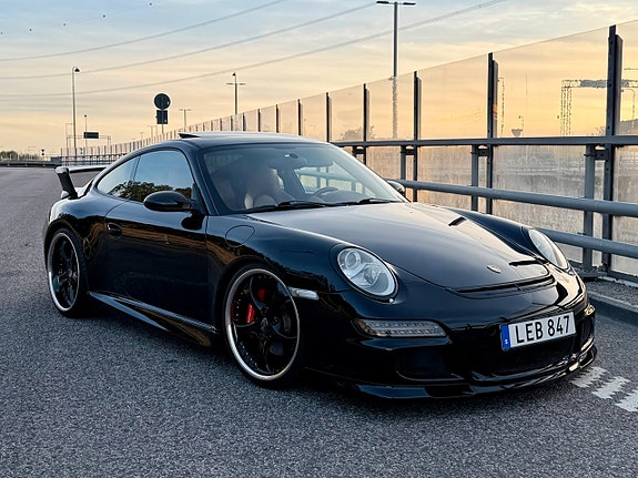 Porsche 911 Carrera S 5 of 18