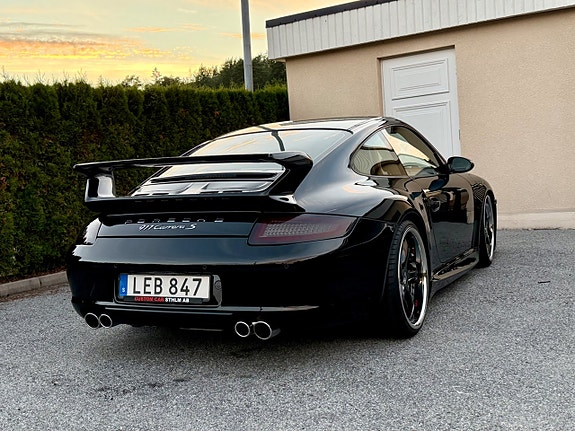 Porsche 911 Carrera S 7 of 13
