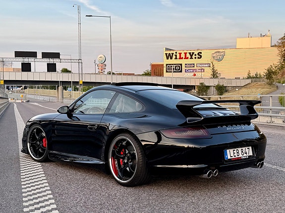 Porsche 911 Carrera S 12 of 18