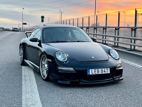Porsche 911 Carrera S 2 of 5
