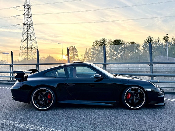 Porsche 911 Carrera S 9 of 18