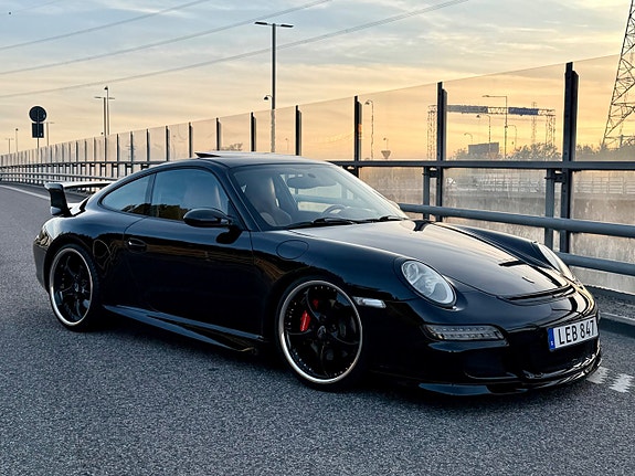Porsche 911 Carrera S 6 of 18