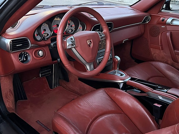 Porsche 911 Carrera S 8 of 13