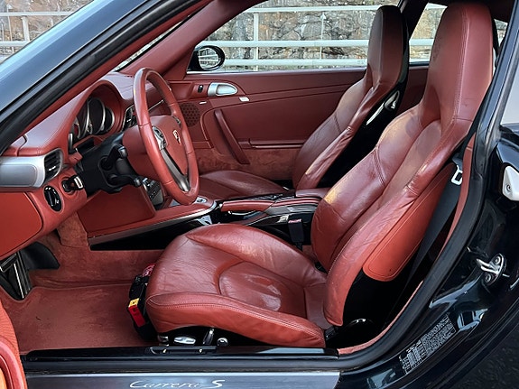Porsche 911 Carrera S 10 of 13