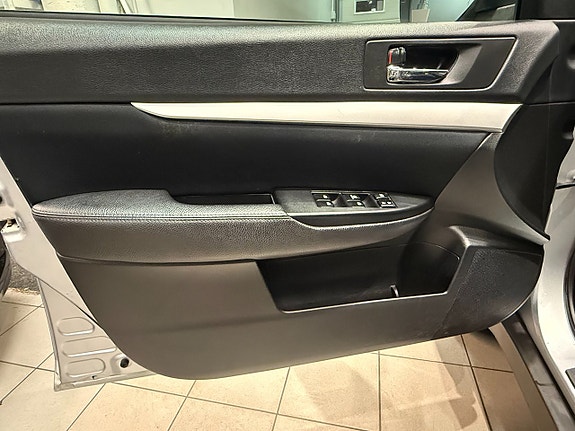 Subaru Outback 7 of 13