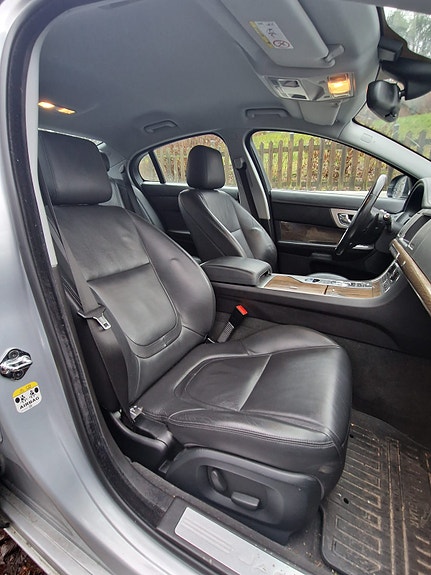 Jaguar XF 10 of 11