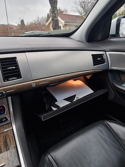 Jaguar XF 6 of 11