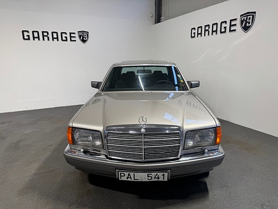 Mercedes-Benz 300 SE 7 of 18