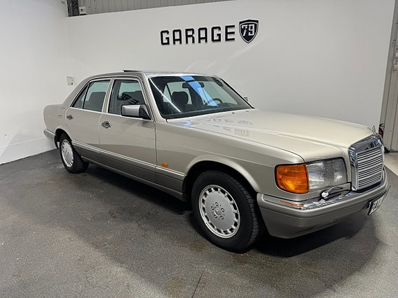 Mercedes-Benz 300 SE 2 of 18