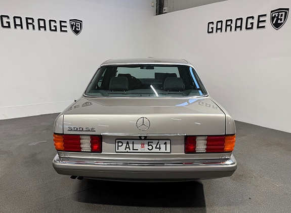 Mercedes-Benz 300 SE 8 of 18
