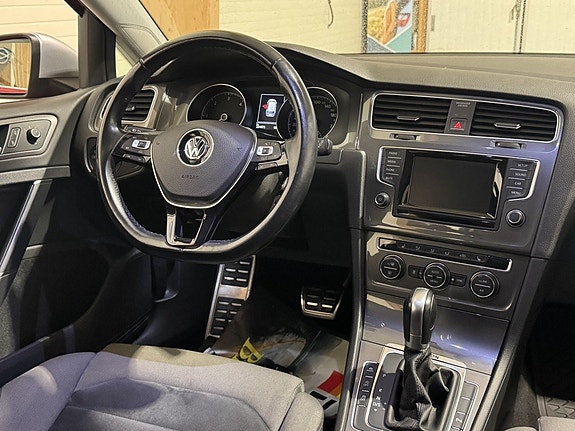 Volkswagen Golf Alltrack 13 of 30